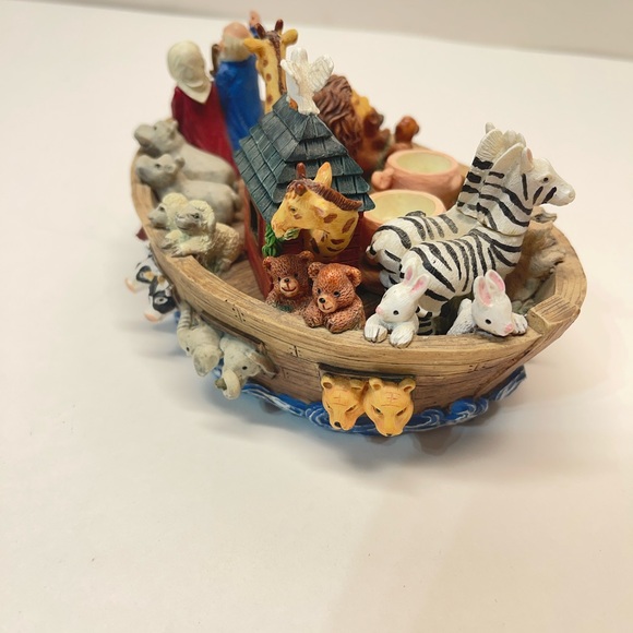 Noah’s Ark Resin figurine - Picture 3 of 8